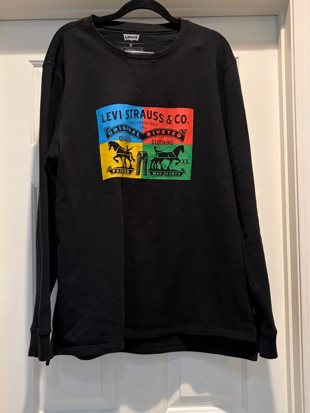 Levi's Black Crewneck with Multicolor Patch Logo